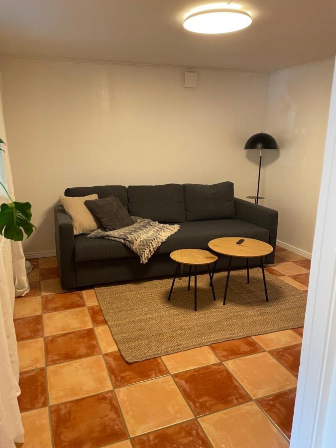 Appartamento Laegenhet Soeder Om Landsvaegen D Skivarp Esterno foto
